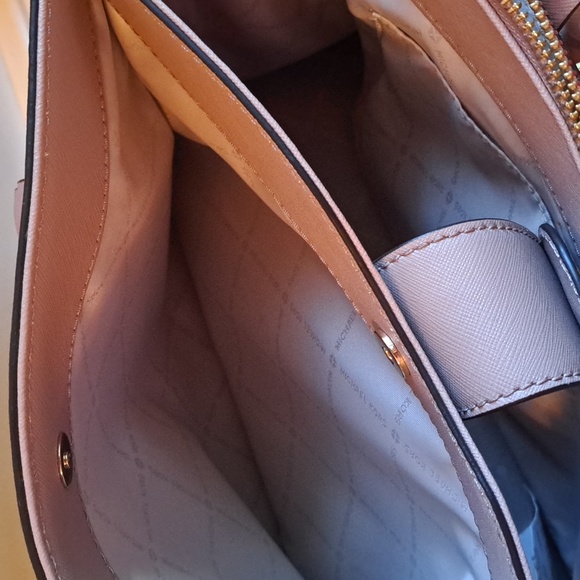 Michael Kors Soft Fawn Pink  Sachel/Crossbody NEW - Picture 13 of 16